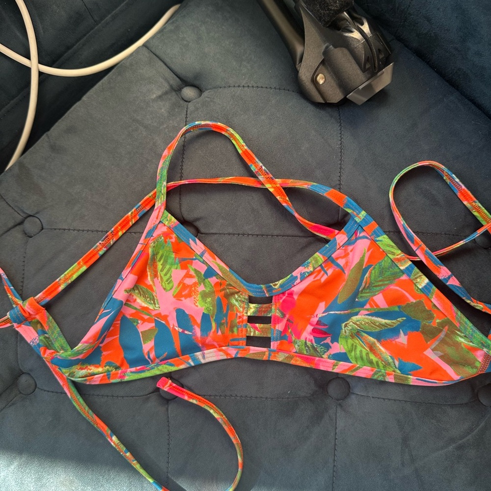 Jolyn Tomcat bikini top